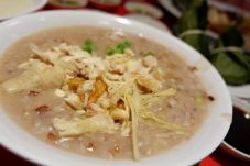 Mencicip Lezatnya Bubur...