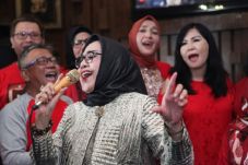Jangan Salah Menilai,...