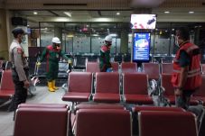 Tiap Malam Bandara Hang...