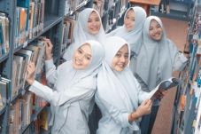 Daur Ulang Karya Melly...
