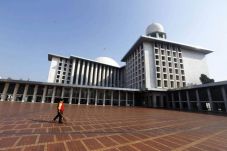 Besok, Masjid Istiqlal...