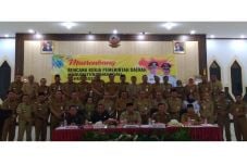 Bupati Lamandau Hendra...