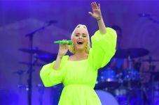 Katy Perry Menangkan...
