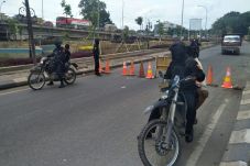 Palak Sopir Truk dan...