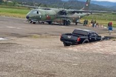 OPM Tembaki Pesawat...