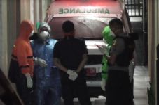 Kabur dari Puskesmas,...