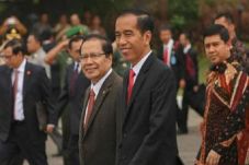 Kebijakan Jokowi soal...