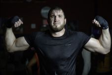 Apti Davtaev, Raksasa...
