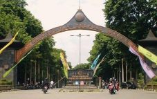 UNS Prediksi Pertengahan...