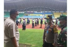Ratusan Tenaga Medis...