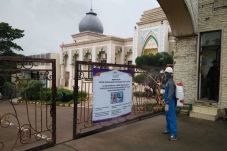 Tak Hanya Rumah Sakit,...