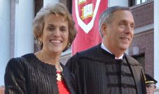 Rektor Universitas Harvard...