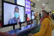 Bandara Sam Ratulangi...