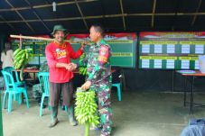 Pedagang Sayur di Depok...