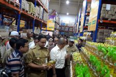 Tak Perlu Keluar Rumah,...
