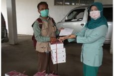 Dukung Tim Medis Corona,...