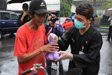 Kisah Pedagang Es 1,5...
