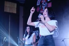 Wika Salim Suka dengan...