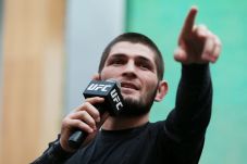 Bertahan di Rusia, Khabib...