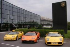 Perangi Corona, Lamborghini...