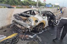 Kecelakaan Mobil Wakil...
