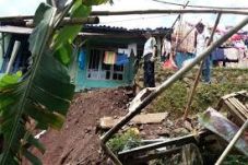 Banjir Bandang Renggut...