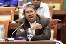 Sarat Kepentingan Pengusaha,...