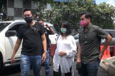 Vanessa Angel dan Suami...