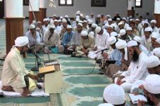 8 Pesan Habib Umar Bin...