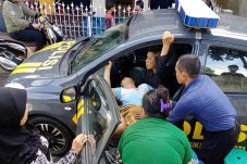 Mobil Patroli Jadi Tempat...
