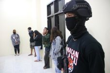 Lepas Kangen di Hotel,...