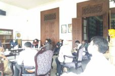 Salatiga Pusatkan Pemakaman...