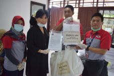 JNE Bantu Distribusikan...