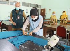 Produksi Baju APD, Dinas...