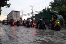 Jalan Sukomulyo-Manyar...