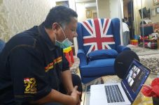 Teleconference dengan...