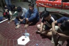 Hina Polisi Saat Dibubarkan,...