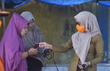 Selain Salurkan Bantuan,...