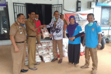 PGRI Maros Serahkan...