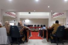 DPRD Bulukumba Serahkan...