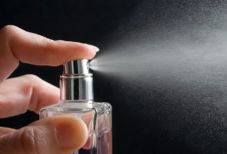 Jangan Semprotkan Parfum...
