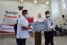 PDAM Makassar Serahkan...