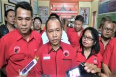 Ketua DPRD Siantar Desak...