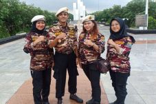 Tak Mau Tinggal Diam,...