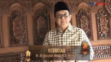 Mensucikan Diri di Bulan...