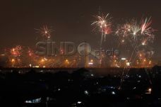 Pesta kembang api di...