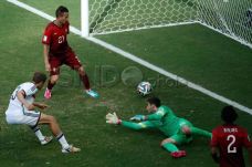 Jerman Bantai Portugal...