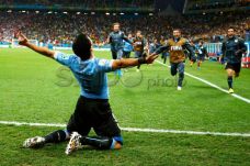 Luis Suarez Singkirkan...