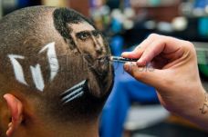 Cukur Rambut Gambar...