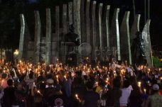 Aksi 1000 Lilin Relawan...